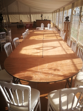AISNE LOCATION - Table rectangle bois avec demi-lune AISNE LOCATION - Table rectangle bois avec demi-lune